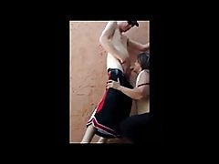 Filme blowjob af prostitueret i gyden