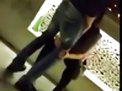 Pompino i discoteca af jls